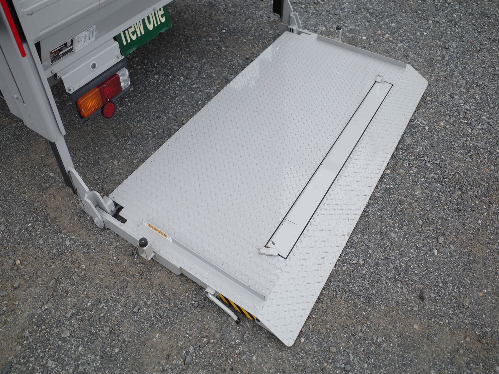 ゲートプラットホーム 寸法 長さ92cm ストッパー有効長66.3cm 幅 167cm ストッパー有効幅 155cm 揚力600Kg