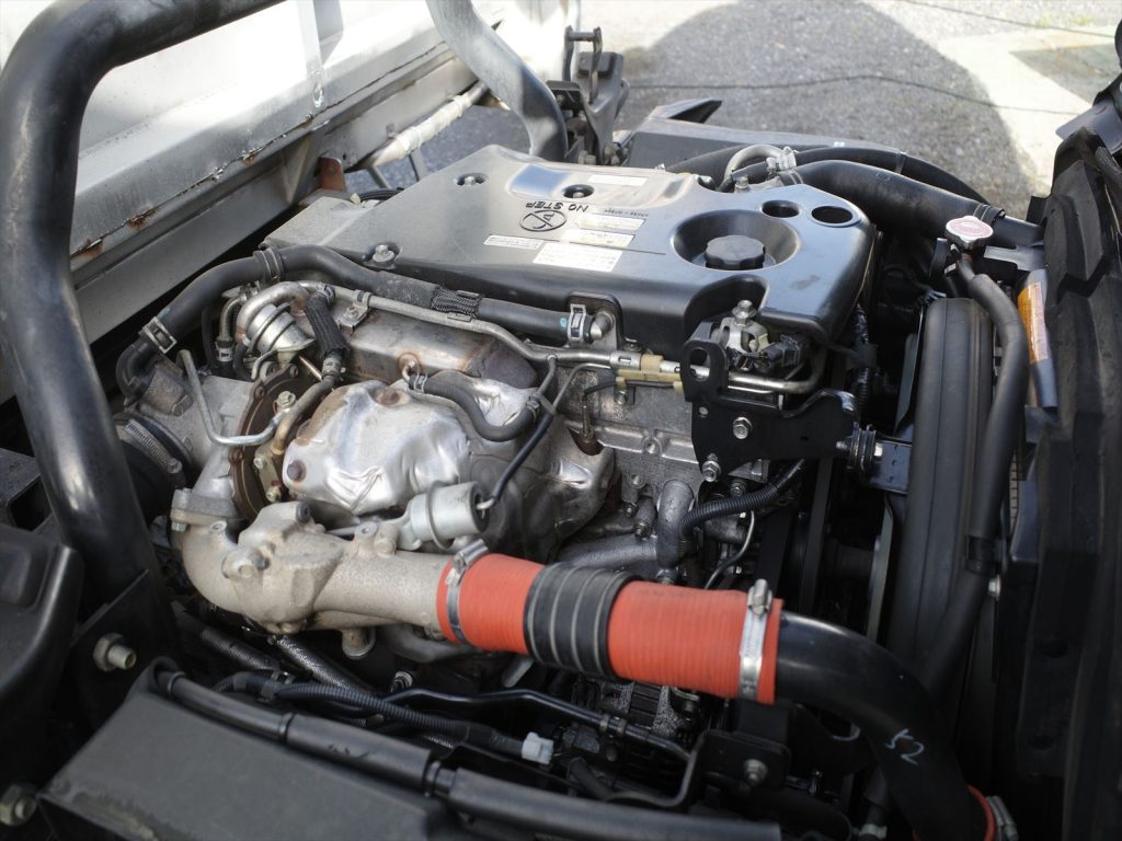 エンジン型式 4JJ1 3000ccディーゼルターボ エンジン機関も状態良好です!