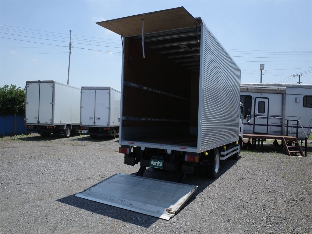 2SG-NPR88AN 3000ccディーゼルターボ ハイブリッド車!