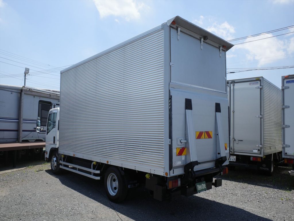 最大積載量3000Kg 車両総重量7075Kg