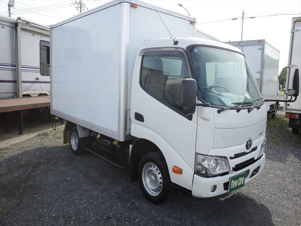 最大積載量1250Kg 車両総重量3415Kg 現在のオートマ限定普通免許で運転できます!