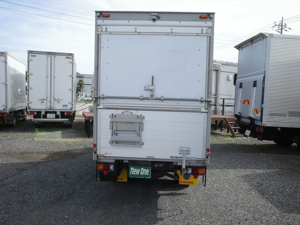 最大積載量1250Kg 車両総重量3415Kg 現在のオートマ限定普通免許で運転できます!