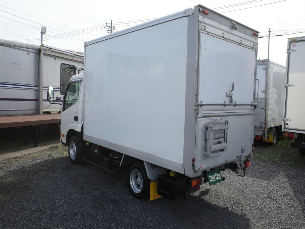 最大積載量1250Kg 車両総重量3415Kg 現在のオートマ限定普通免許で運転できます!