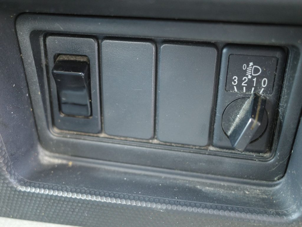 電動格納ミラー