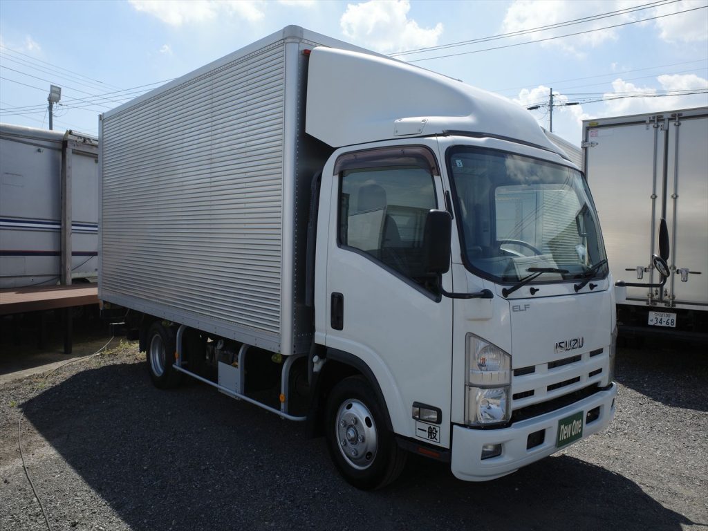 5速マニュアル3ペダル エアコン パワステ エアバッグ パワーウインドウ ABS ASR 坂道発進補助装置 ETC バックカメラ 左側電動格納ミラーも装備されております!