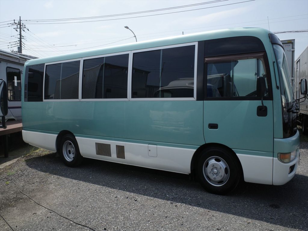 車体寸法 全長699cm 全幅106cm 全高261cm