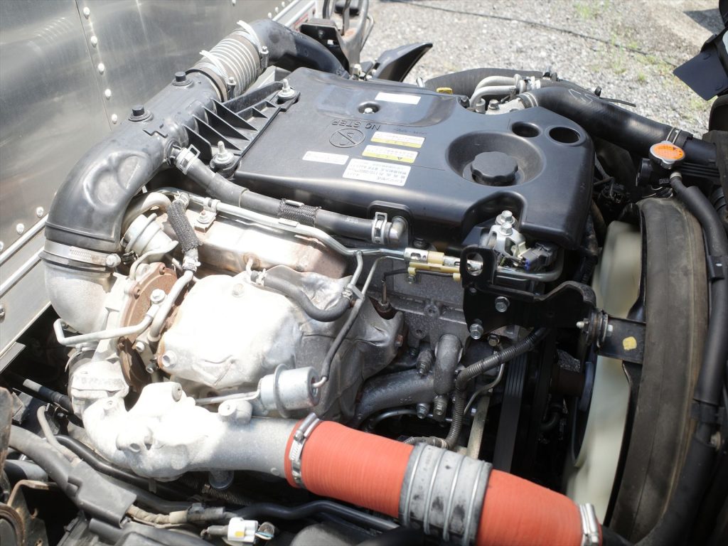 3000ccディーゼルターボ　エンジン型式4JJ1  エンジン機関も状態良好です！