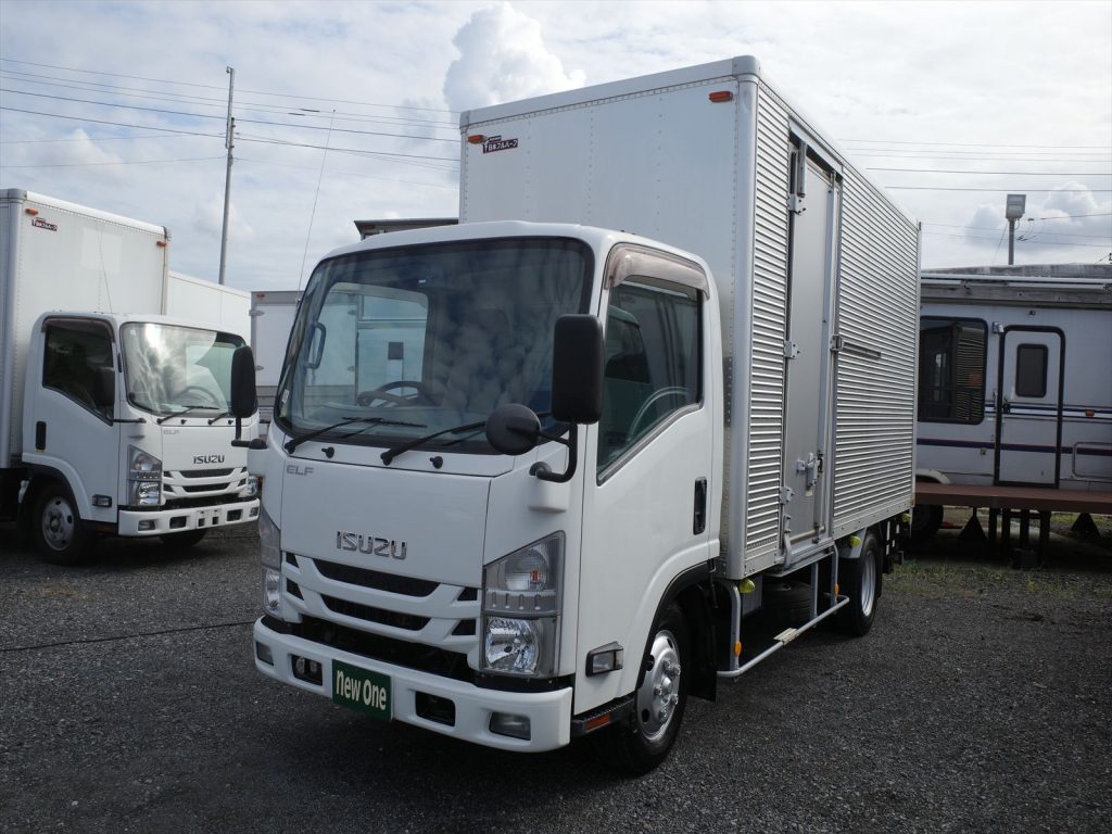 最大積載量3000Kg 車両総重量6475Kg