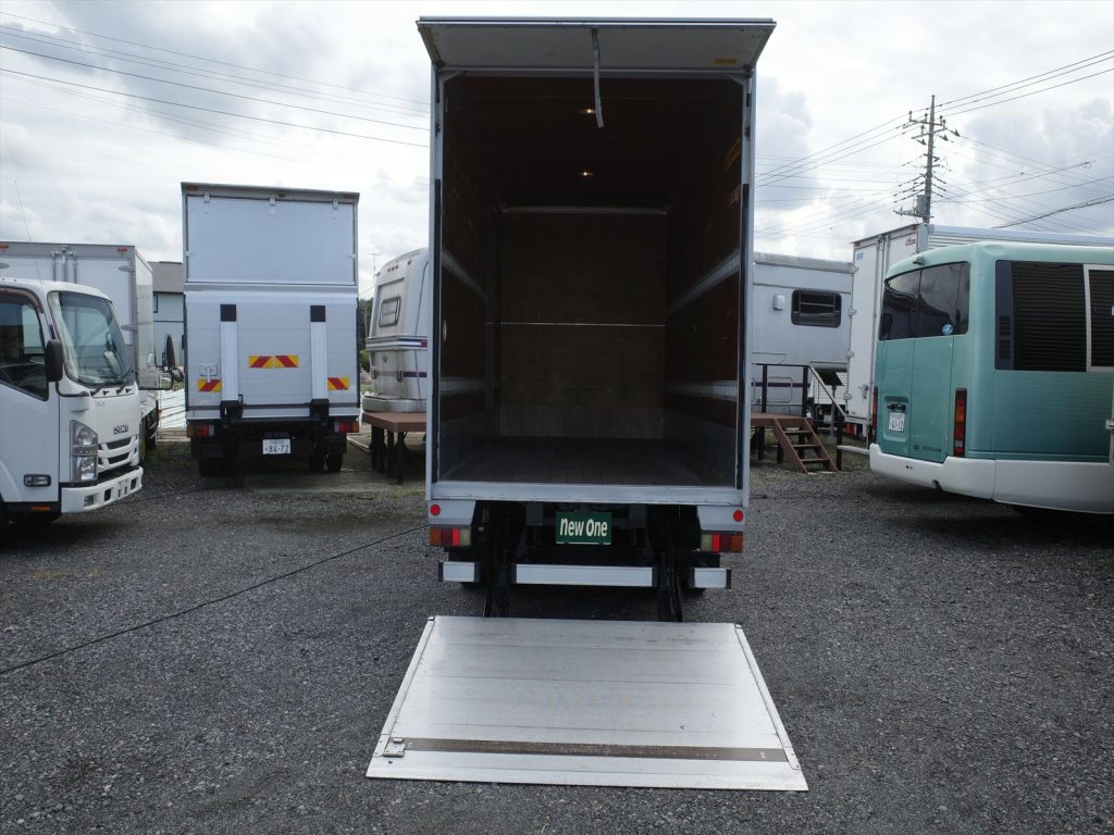 フルハーフ製 アルミバン フルゲート 工番T2D5469
荷室内寸 長さ430cm 幅177cm 高さ217cm 門高214cm ラッシング2段　