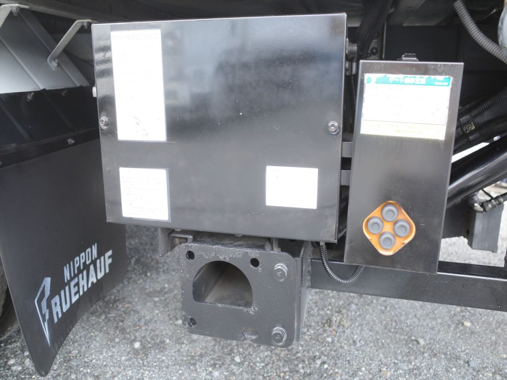 フルハーフ製フルゲート 揚力1000Kg 荷室内リモコン取り寄せ中　