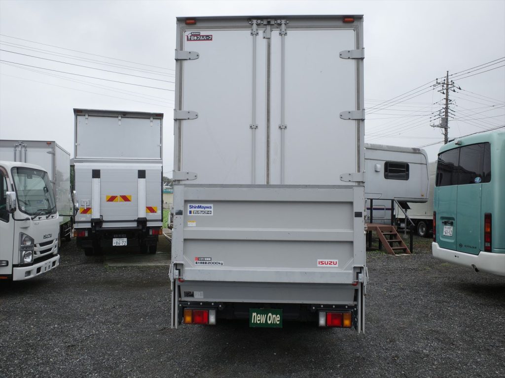 最大積載量2000Kg 車両総重量5275Kg