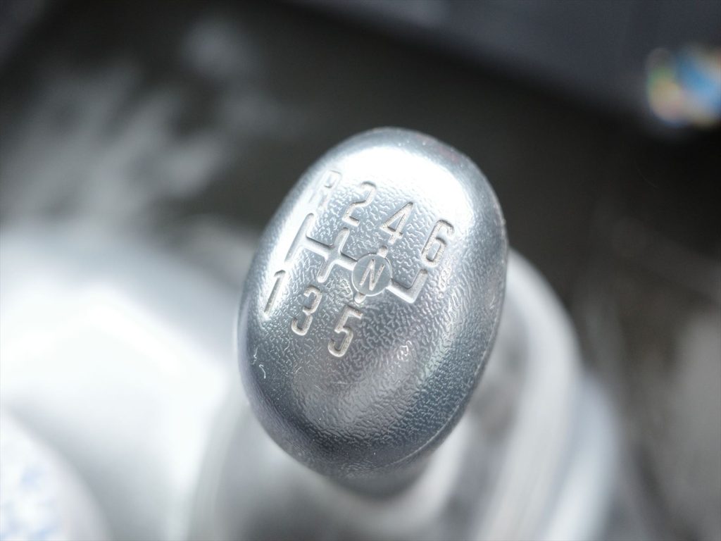 希少な6速マニュアル3ペダル