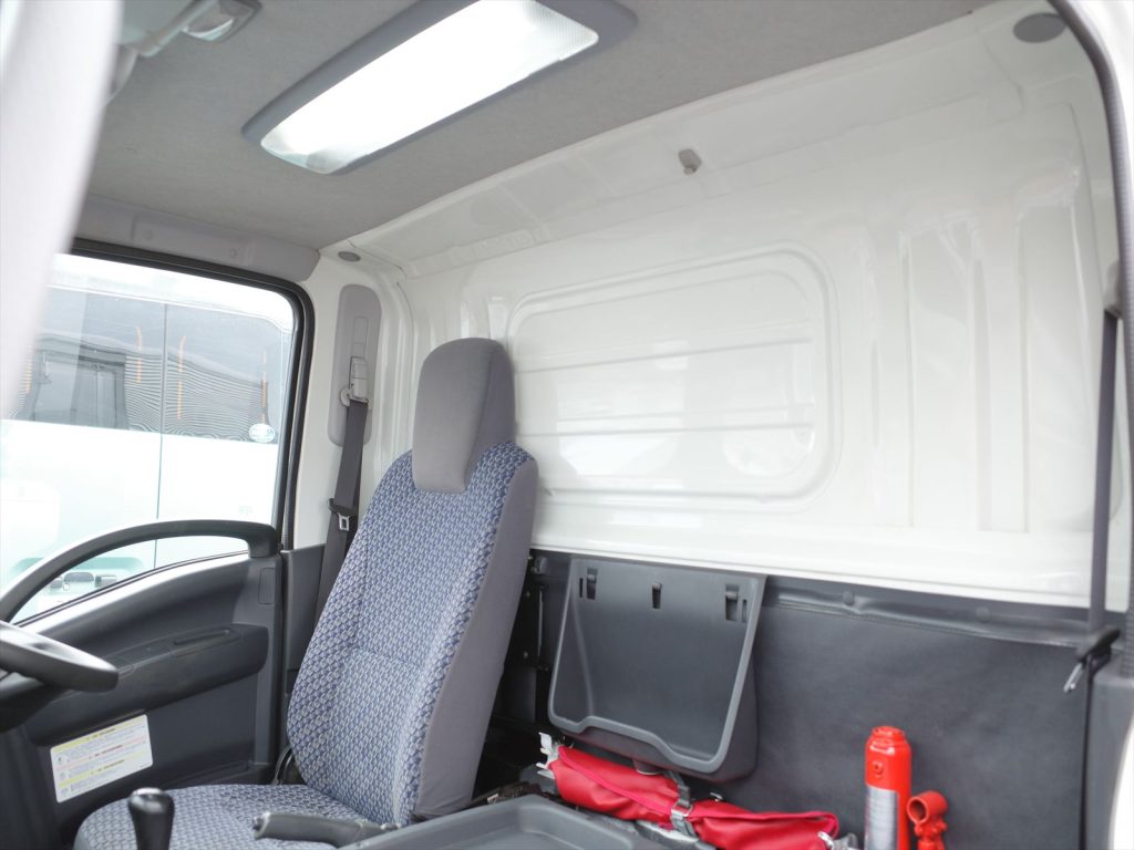 このとおりヤニ汚れも無くとてもきれいなお車です!