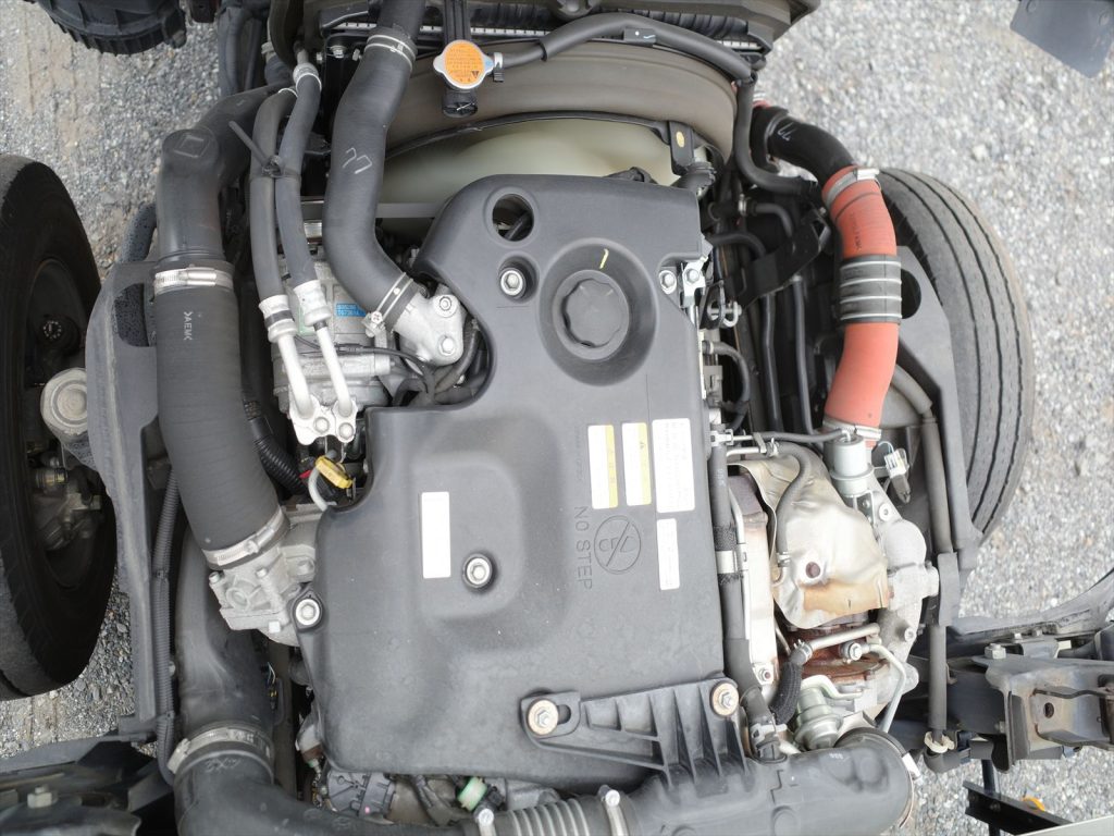 エンジン型式 4JJ1  3000ccディーゼルターボ　エンジン機関も状態良好です！