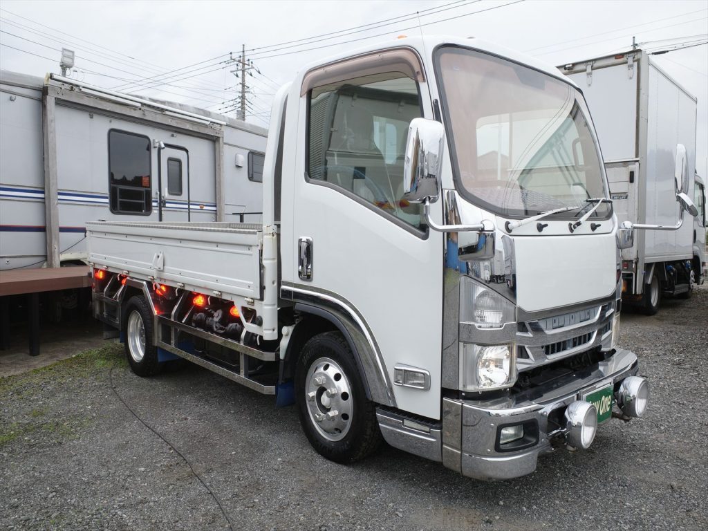 社外アルミホイール 最大積載量2000Kg車両総重量4715Kg 旧普通免許で運転できます!