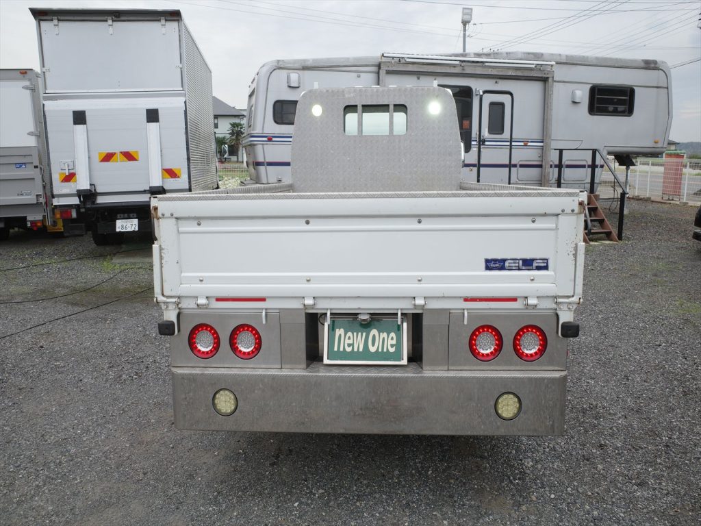 最大積載量2000Kg車両総重量4715Kg 旧普通免許で運転できます!