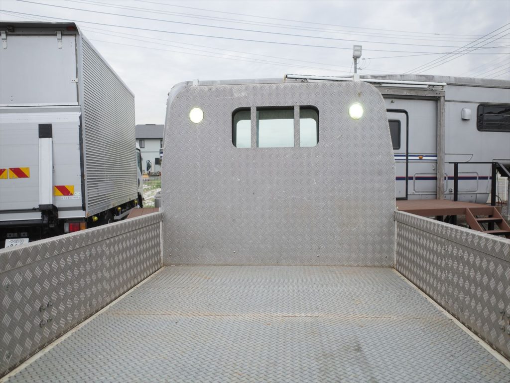 床とあおり縞鋼板 貼り 最大積載量2000Kg車両総重量4715Kg 旧普通免許で運転できます!