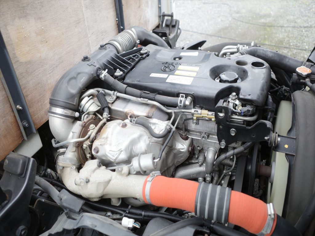 3000ccディーゼルターボ エンジン型式 4JJ1 エンジン機関も状態良好です!