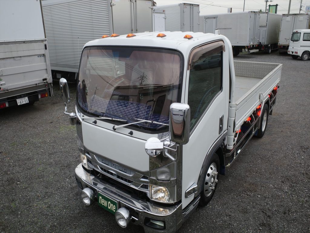 とても状態良好なお車です!最大積載量2000Kg車両総重量4715Kg 旧普通免許で運転できます!