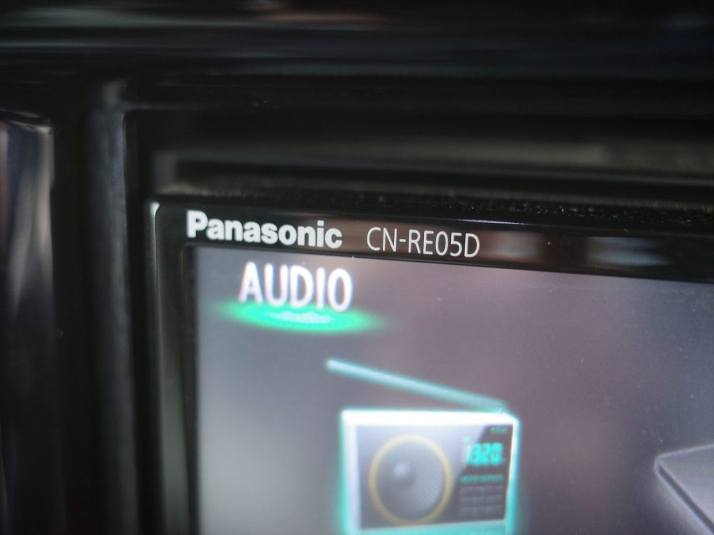 ストラーダナビ 7型 CN-RE05D フルセグ/Bluetooth/DVD/CD/SD/USB/VICSも装備されております!