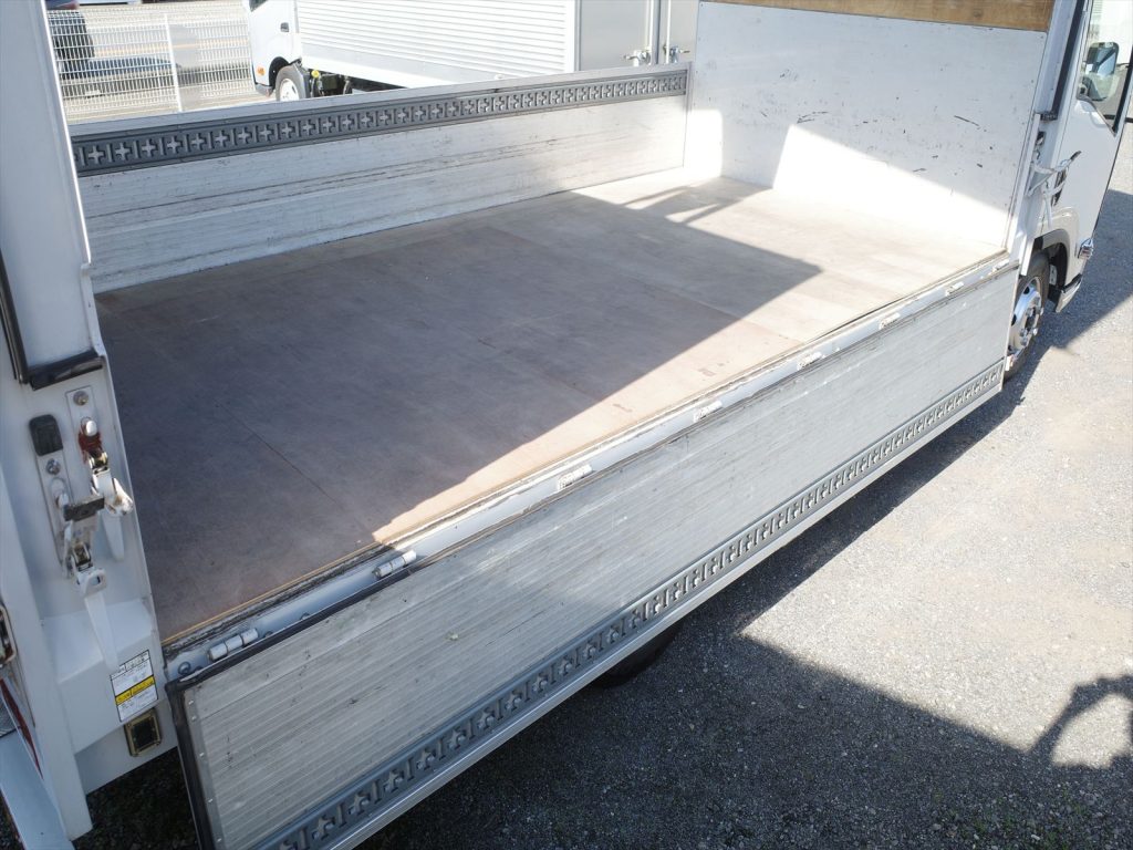 最大積載量3500Kg 車両総重量7455Kg