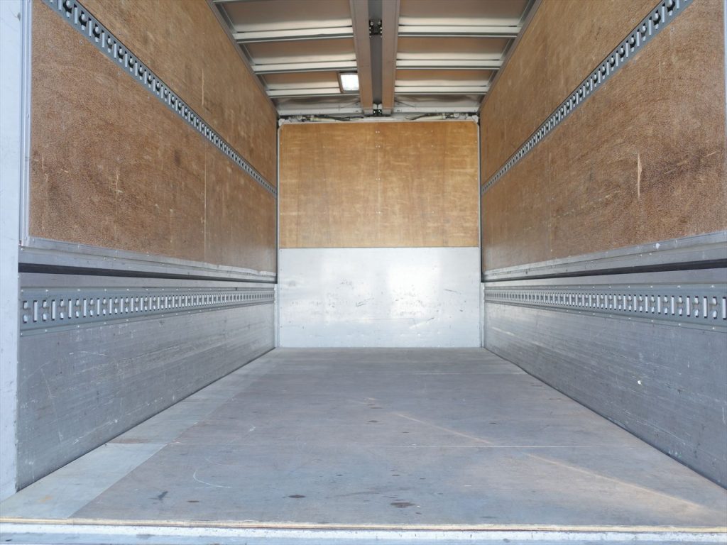 荷箱内寸 長さ440cm 幅210cm 高さ210.5cm 門高202.5cm ラッシング2段　ウイング動作も良好です！