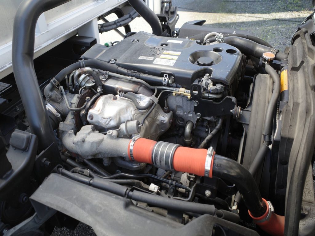 3000ccディーゼルターボ　エンジン型式4JJ1 エンジン機関も状態良好です！