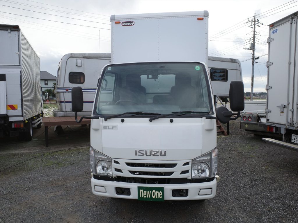 フリーハブ式 パートタイム4WD スイッチにて2駆と4駆の切り替えができます!切り替えができるので燃費も安心です!