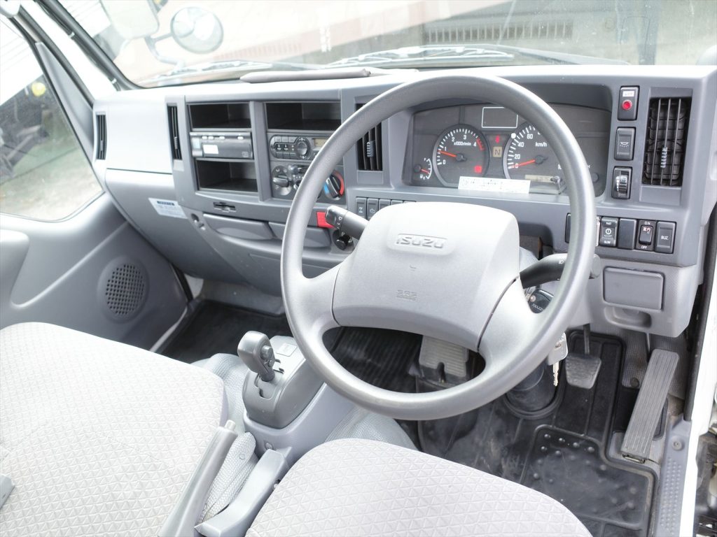 内装もとてもきれいなお車です!