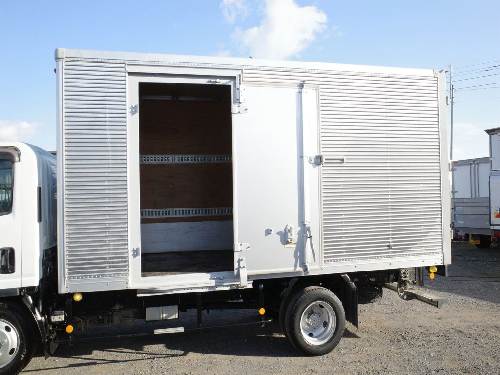 助手席側サイドドアも装備