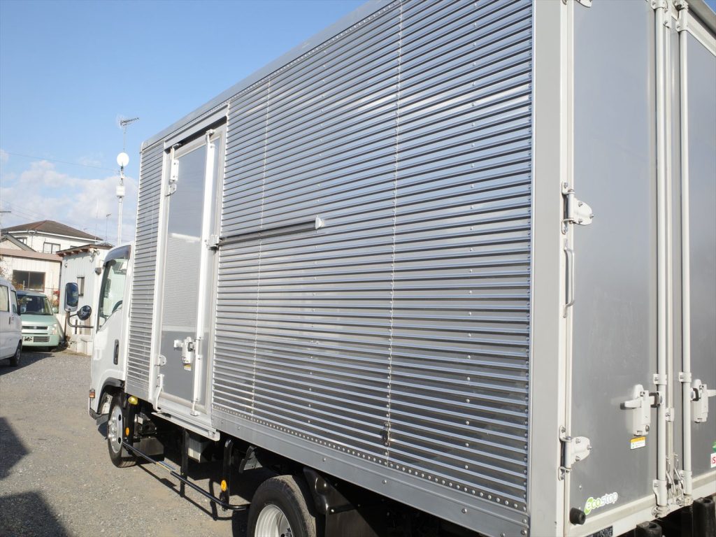 助手席側サイドドアも装備