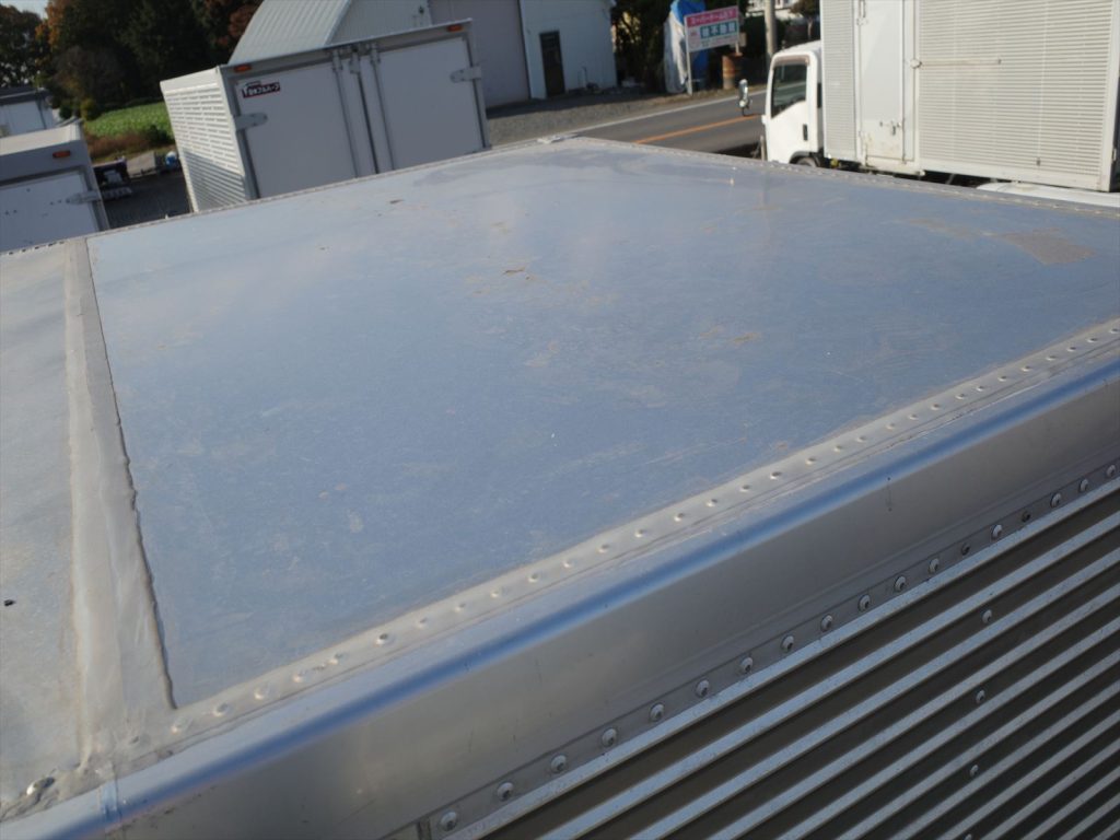 アルミバン フロント側修正跡あります。とてもきれいに仕上がってます!