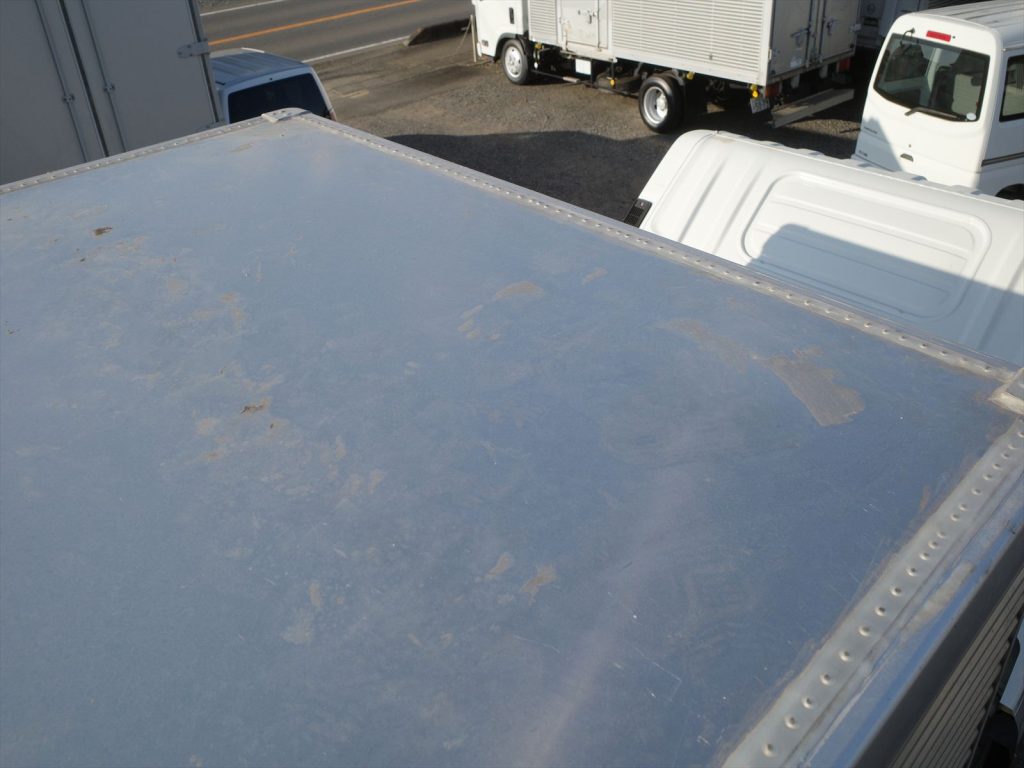 アルミバン フロント側修正跡あります。とてもきれいに仕上がってます!