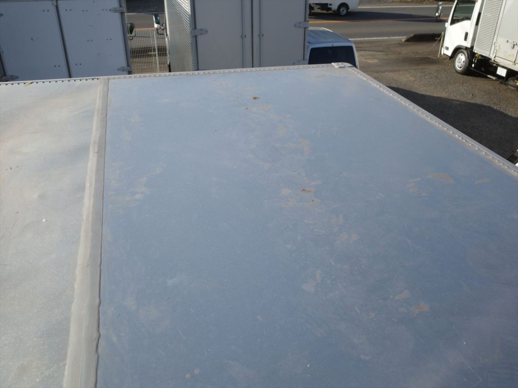 アルミバン フロント側修正跡あります。とてもきれいに仕上がってます!