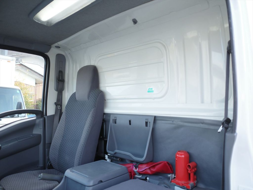 このとおりヤニ汚れも無くとてもきれいなお車です!