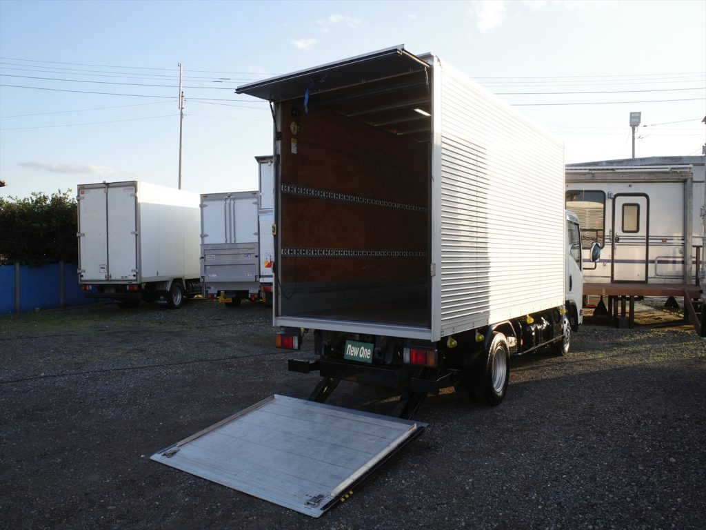 走行たったの71.000Km TKG-NMR85AN 3000ccディーゼルターボ NOXPM法&都県市条例適合ともに適合!