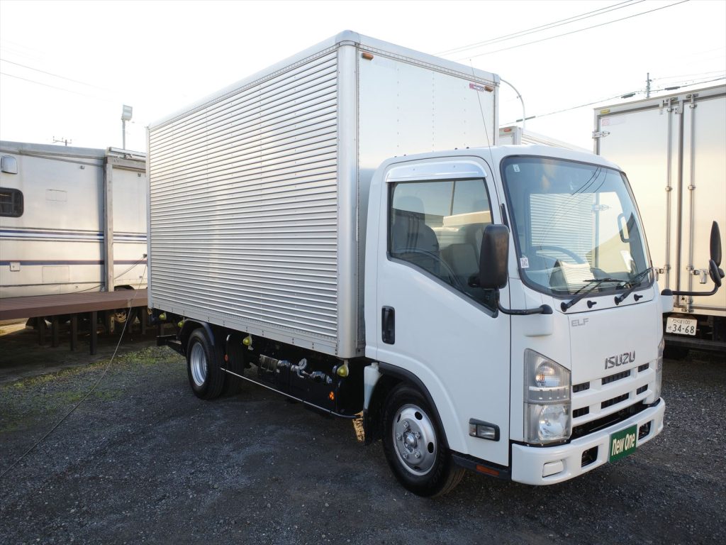 車体寸法 全長627cm 全幅194cm 全高250cm 高さ変更となります。構造変更登録予定です。