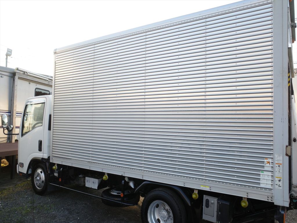 アルミバンにもほとんど傷やへこみございません!