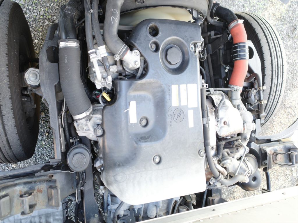 3000ccディーゼルターボ エンジン型式4JJ1 エンジン機関も状態良好です!