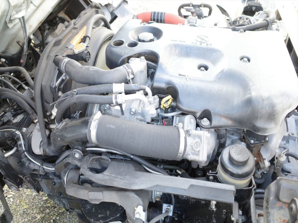 3000ccディーゼルターボ エンジン型式4JJ1 エンジン機関も状態良好です!