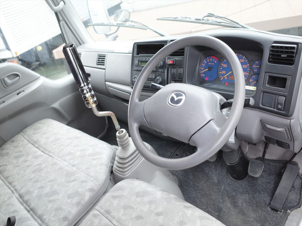 内装もとてもきれいなお車です!