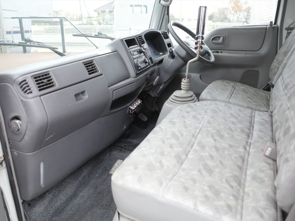 社外のシフトはノーマルに交換いたします!