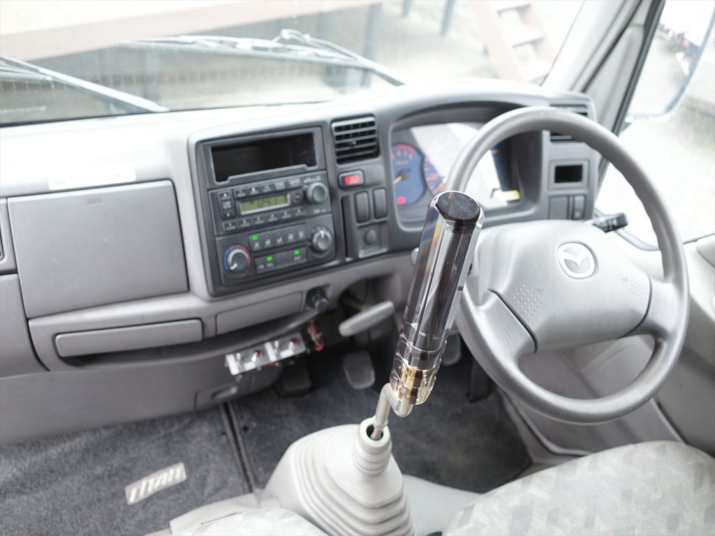 社外のシフトはノーマルに交換いたします!