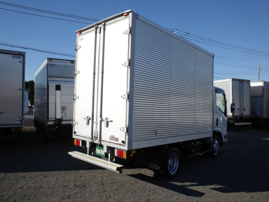 最大積載量2000Kg 車両総重量4755Kg 旧普通免許で運転できます!