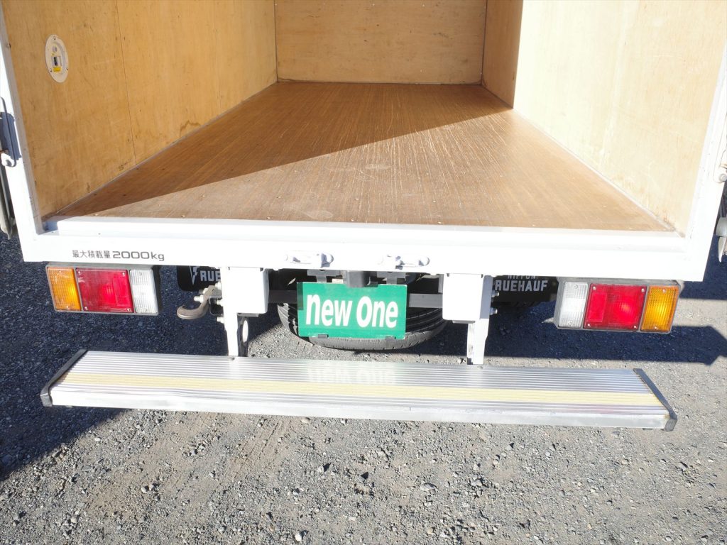 地上から床までの地上高は約90cm