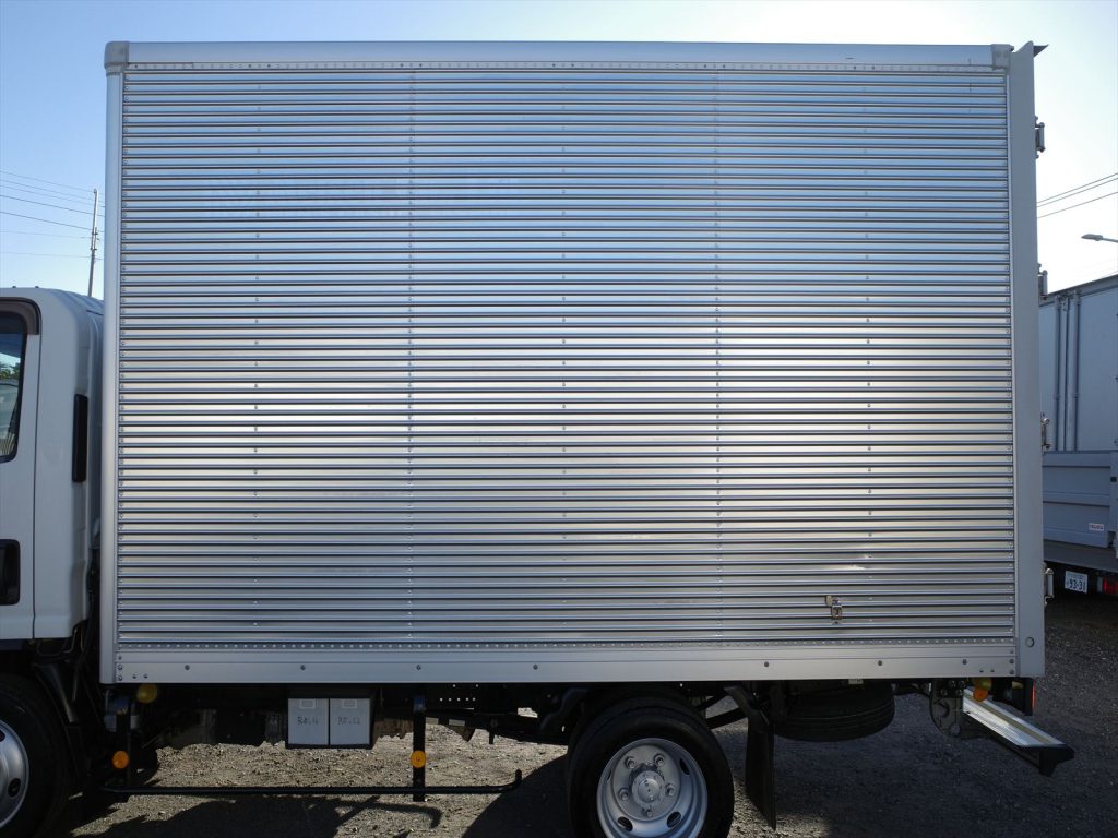 アルミボディにもほぼへこみ無しです!