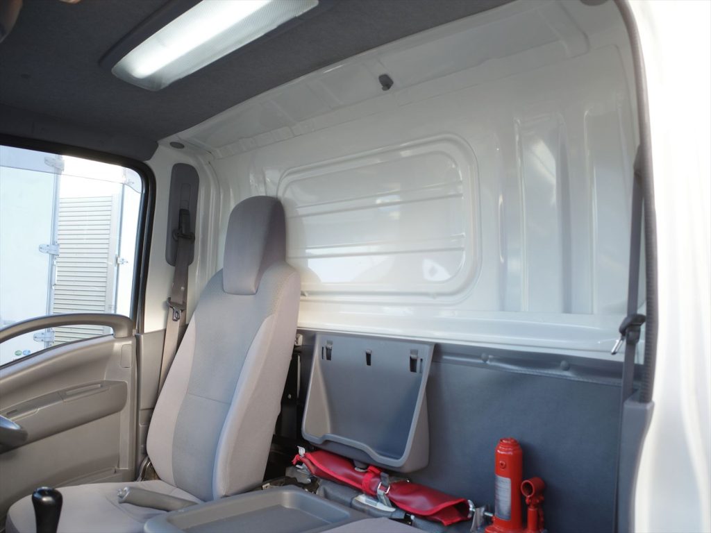 このとおりヤニ汚れも無くとてもきれいなお車です!