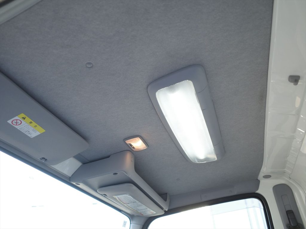 天井もヤニ汚れも無くとてもきれいなお車です!