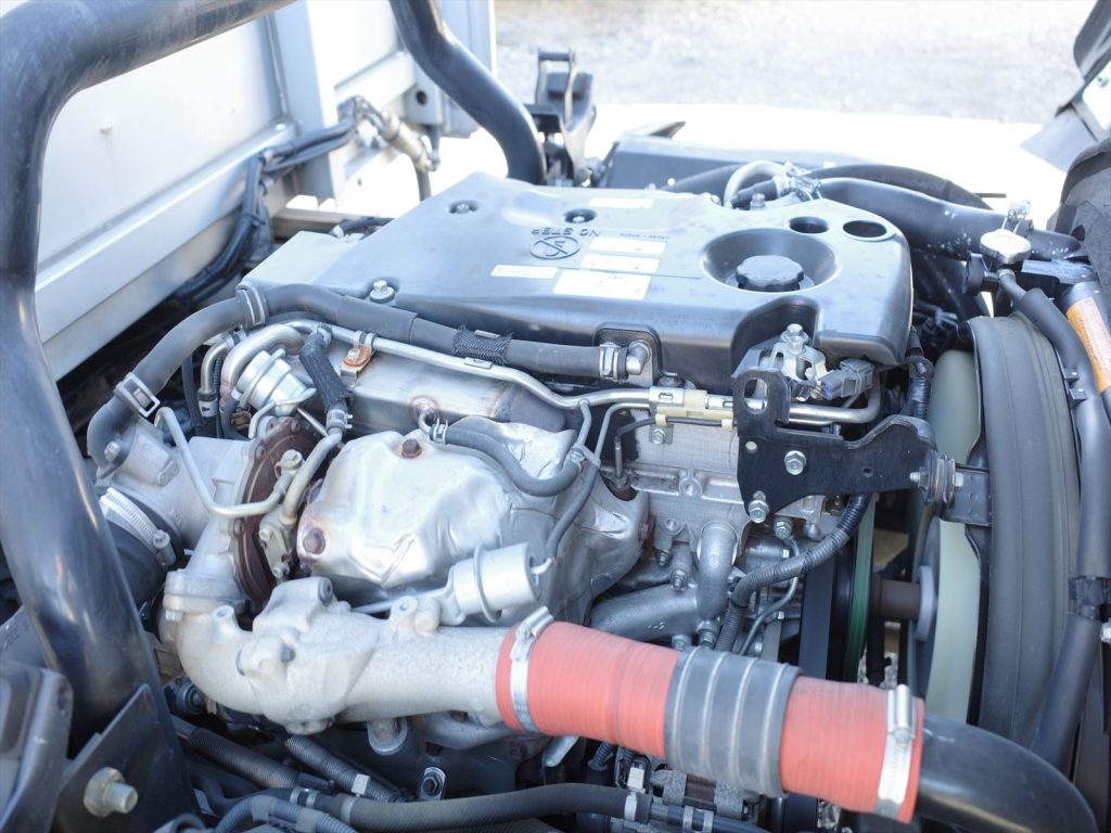 3000ccディーゼルターボ　エンジン型式4JJ1  エンジン機関も状態良好です！