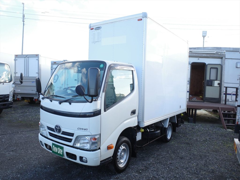 ABF-TRY230 エンジン型式 1TR 2000ccガソリンエンジン 現在のオートマ限定普通免許で運転できます！